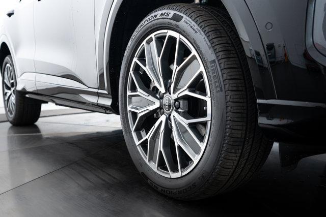 new 2025 Audi Q5 car, priced at $61,300
