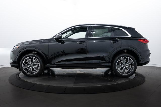 new 2025 Audi Q5 car, priced at $61,300