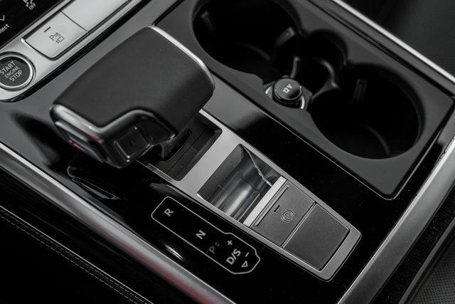 new 2025 Audi Q7 car, priced at $77,450