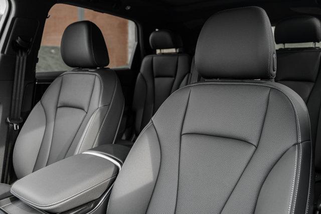 new 2025 Audi Q7 car, priced at $77,450