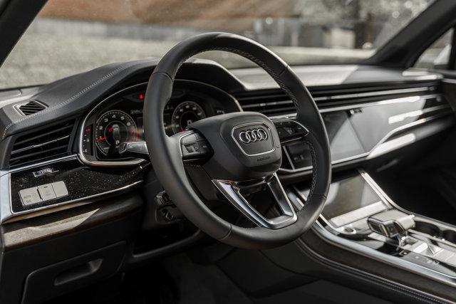 new 2025 Audi Q7 car, priced at $65,750