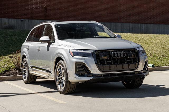 new 2025 Audi Q7 car, priced at $68,490