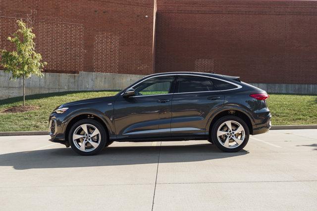 new 2025 Audi Q5 car, priced at $59,921