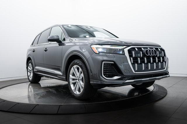 new 2025 Audi Q7 car, priced at $70,445