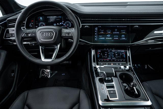 new 2025 Audi Q7 car, priced at $70,445