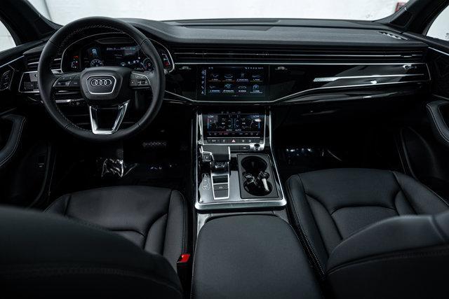 new 2025 Audi Q7 car, priced at $70,445