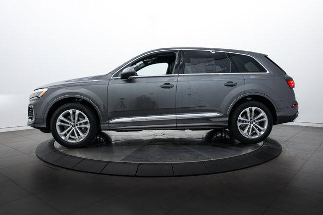 new 2025 Audi Q7 car, priced at $70,445