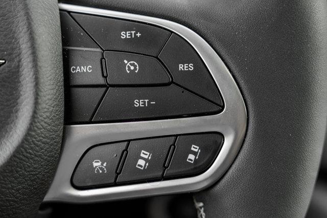 used 2025 Chrysler Pacifica car, priced at $36,777