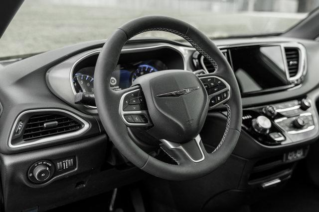 used 2025 Chrysler Pacifica car, priced at $36,777