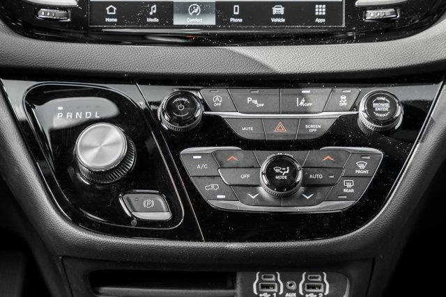 used 2025 Chrysler Pacifica car, priced at $36,777