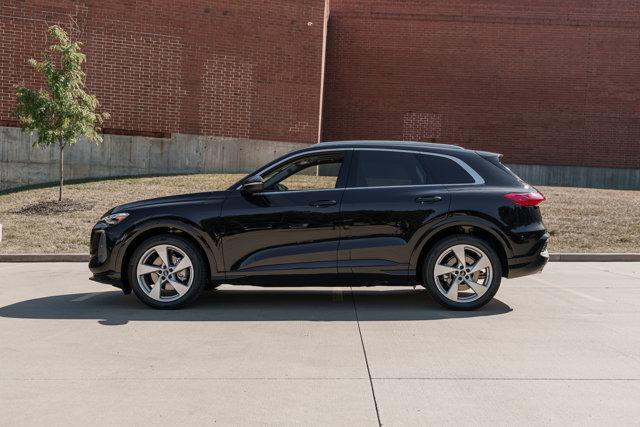 new 2025 Audi Q5 car, priced at $61,512