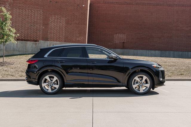 new 2025 Audi Q5 car, priced at $61,512