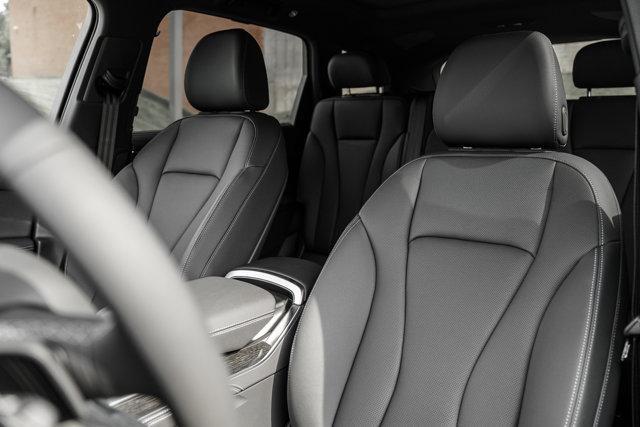 new 2025 Audi Q7 car, priced at $77,750