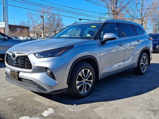 used 2022 Toyota Highlander car, priced at $35,000