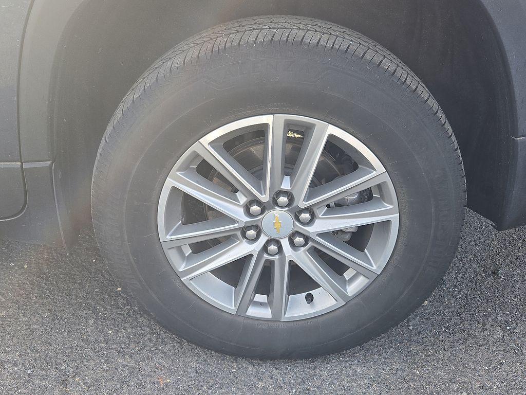 used 2023 Chevrolet Traverse car, priced at $28,500