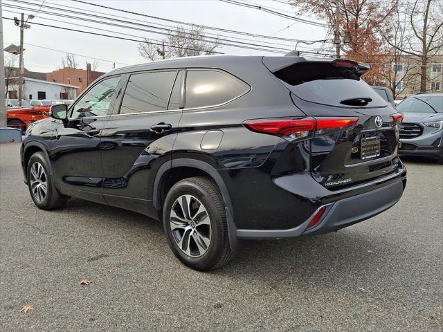 used 2022 Toyota Highlander car, priced at $35,000