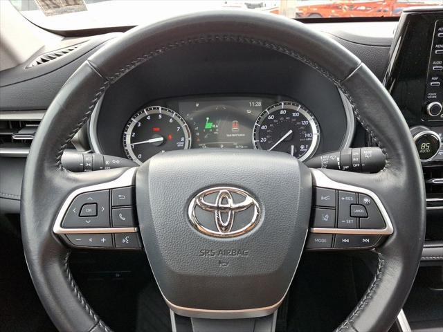 used 2022 Toyota Highlander car, priced at $35,000