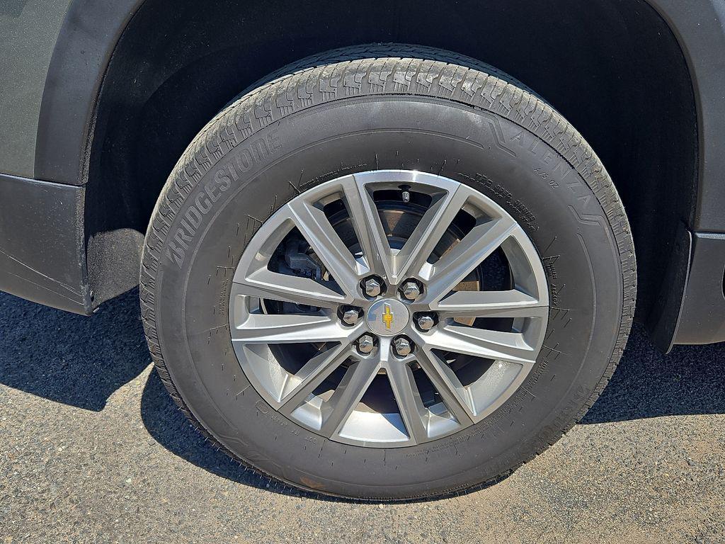 used 2023 Chevrolet Traverse car, priced at $29,000