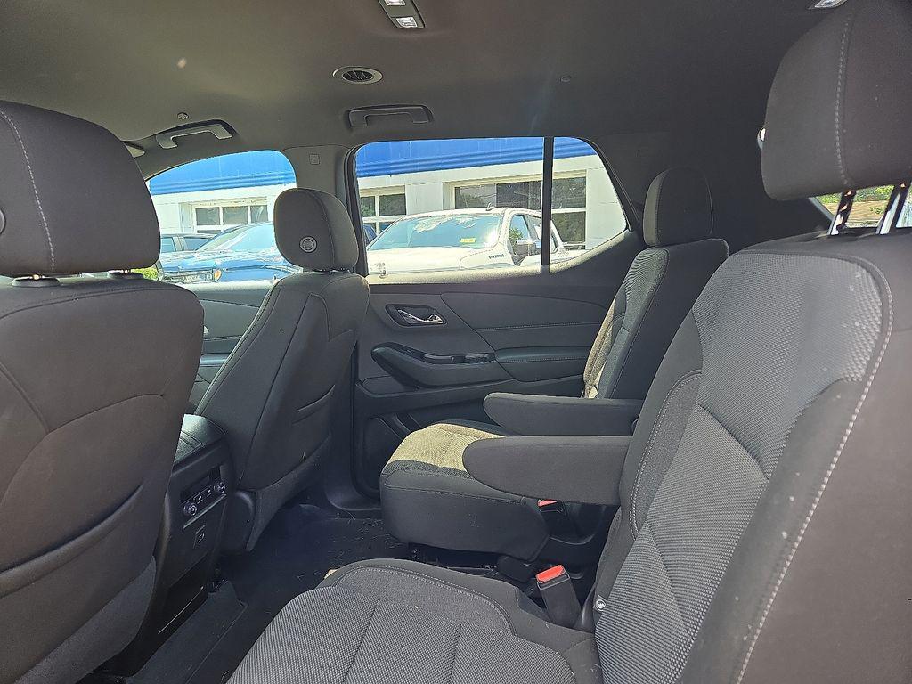 used 2022 Chevrolet Traverse car, priced at $25,500