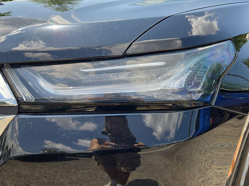 used 2022 Chevrolet Traverse car, priced at $25,500