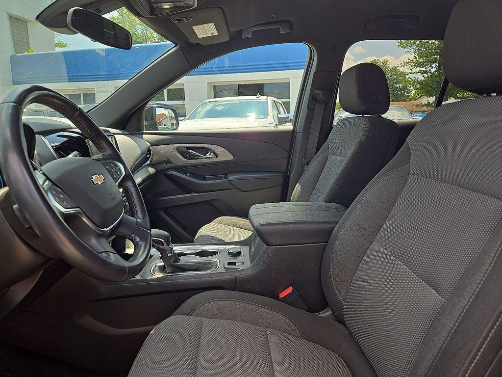 used 2022 Chevrolet Traverse car, priced at $25,500