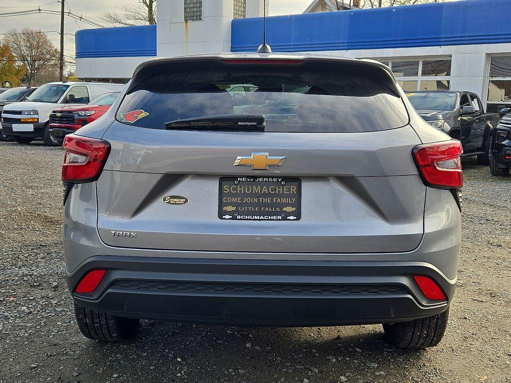 used 2024 Chevrolet Trax car, priced at $17,000