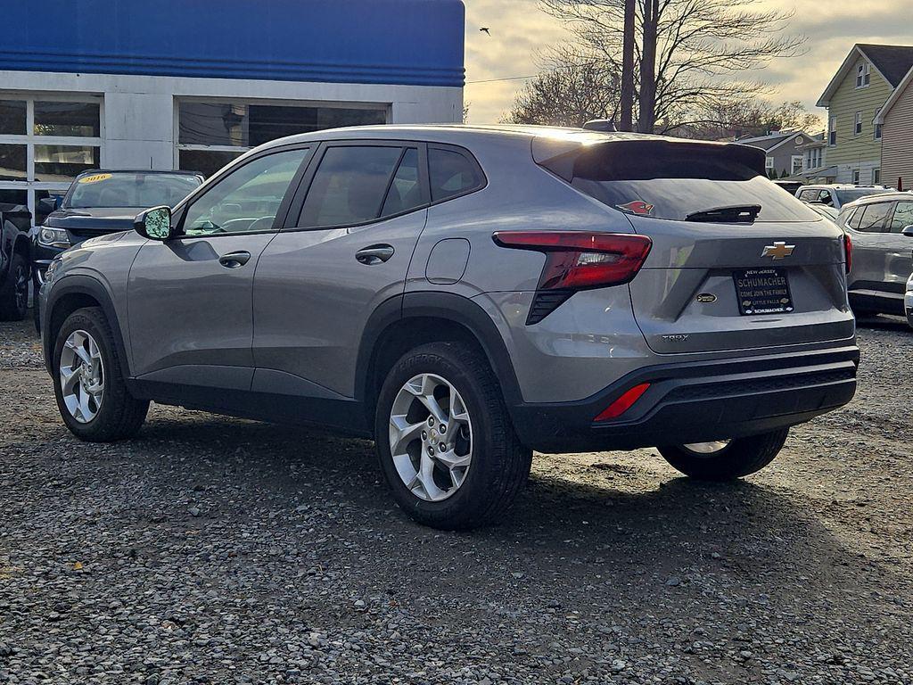 used 2024 Chevrolet Trax car, priced at $17,000