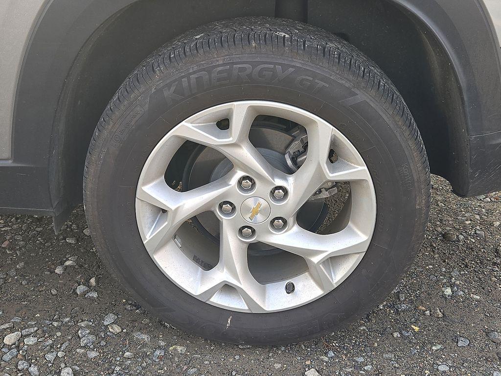 used 2024 Chevrolet Trax car, priced at $17,000