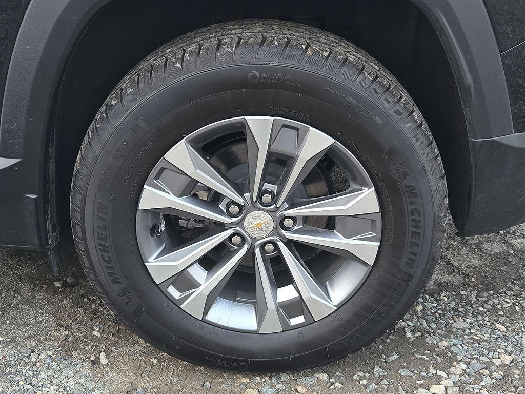 used 2026 Chevrolet Equinox car, priced at $31,000