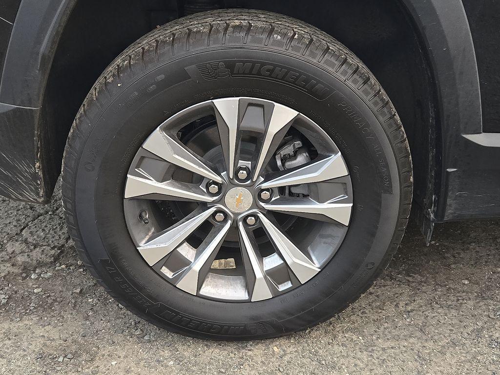 used 2026 Chevrolet Equinox car, priced at $31,000