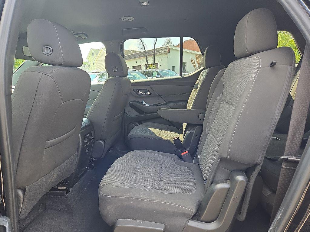 used 2023 Chevrolet Traverse car, priced at $30,500