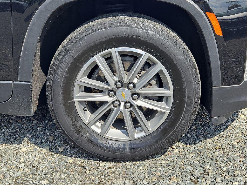 used 2023 Chevrolet Traverse car, priced at $30,500