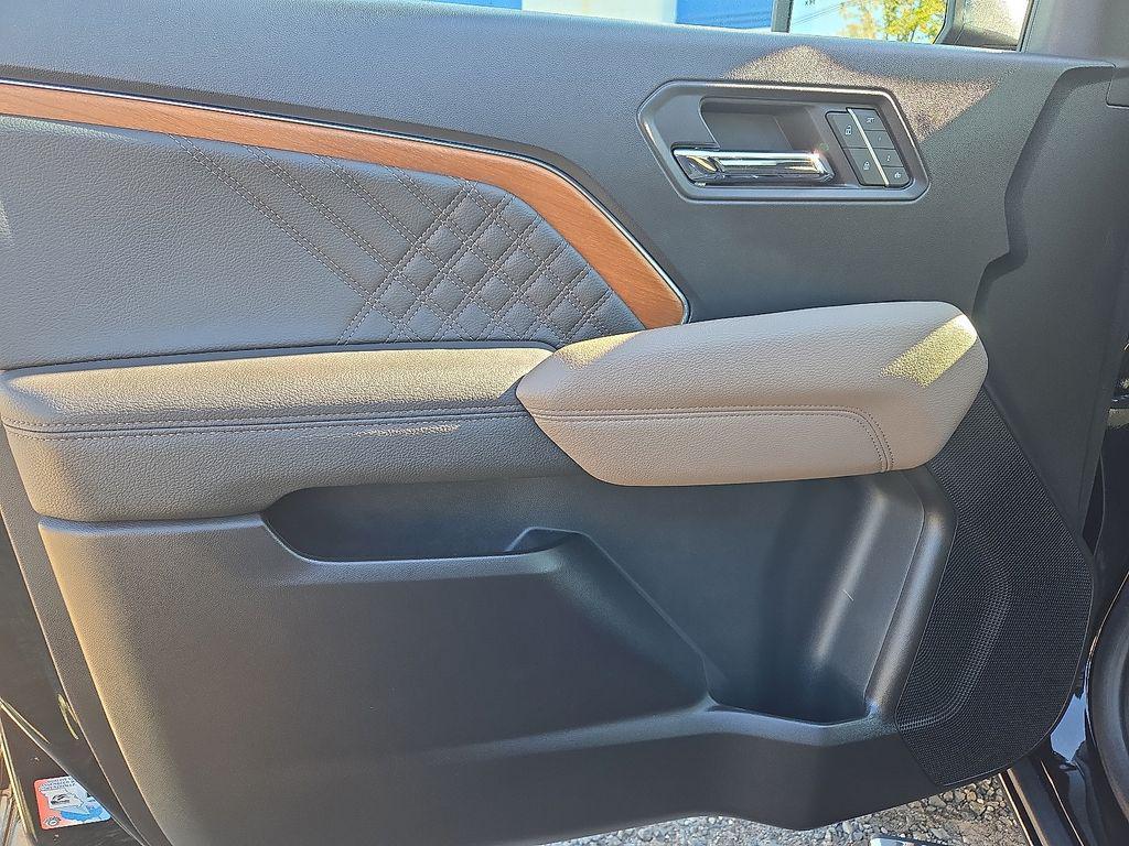 used 2023 GMC Canyon car, priced at $41,000