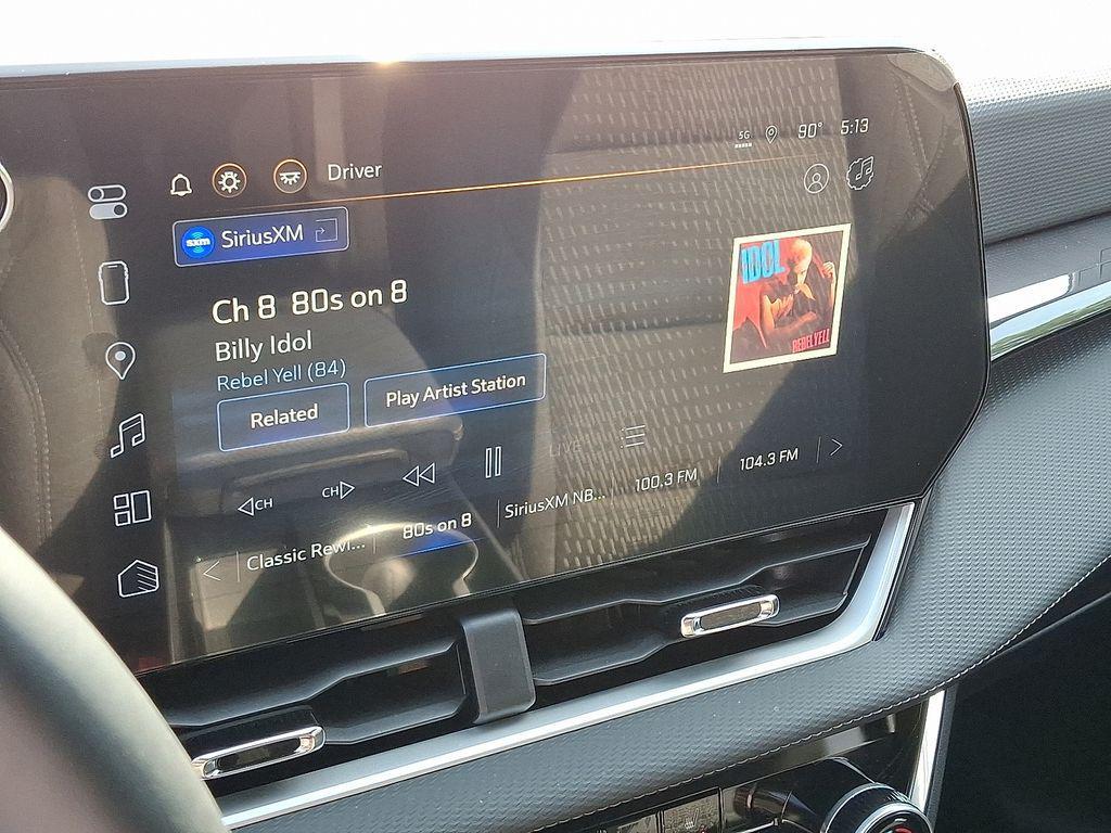 used 2025 Chevrolet Equinox car, priced at $29,500