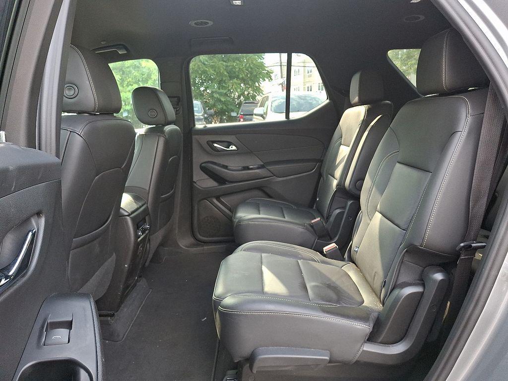 used 2023 Chevrolet Traverse car, priced at $30,500