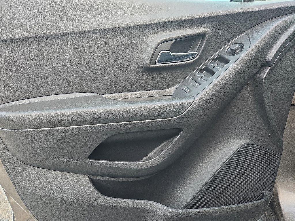used 2022 Chevrolet Trax car, priced at $19,000
