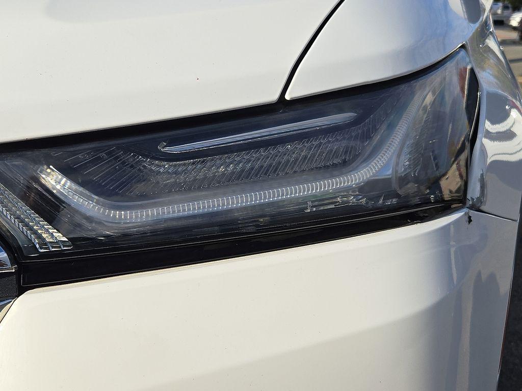 used 2023 Chevrolet Traverse car, priced at $28,000