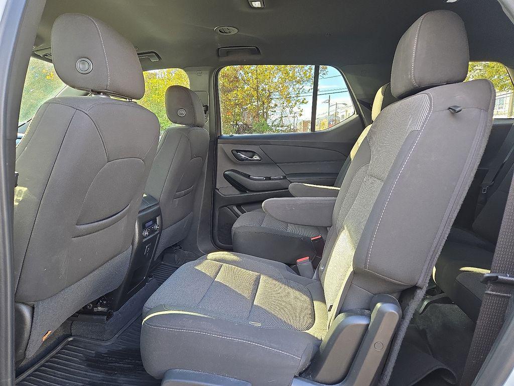 used 2023 Chevrolet Traverse car, priced at $28,000
