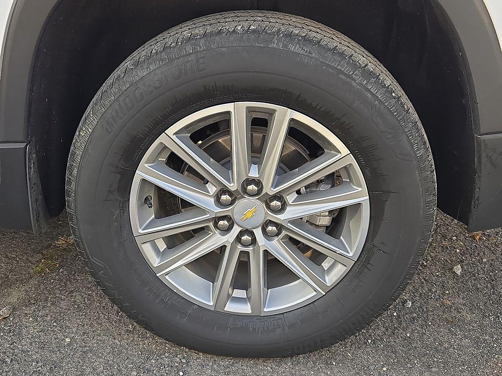 used 2023 Chevrolet Traverse car, priced at $28,000