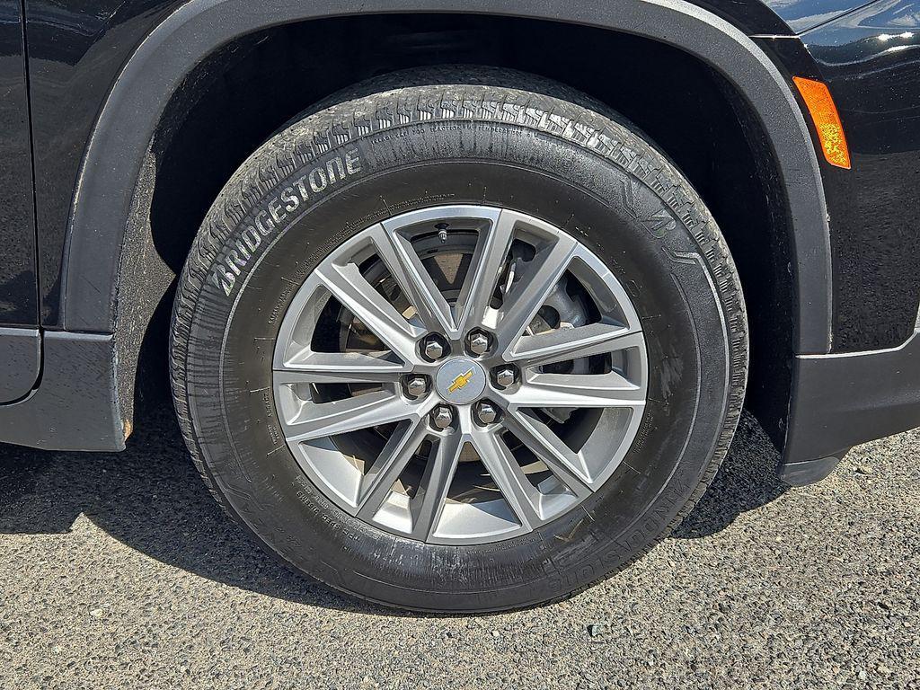 used 2023 Chevrolet Traverse car, priced at $30,000