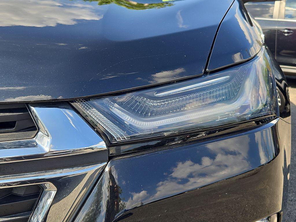 used 2023 Chevrolet Traverse car, priced at $30,000