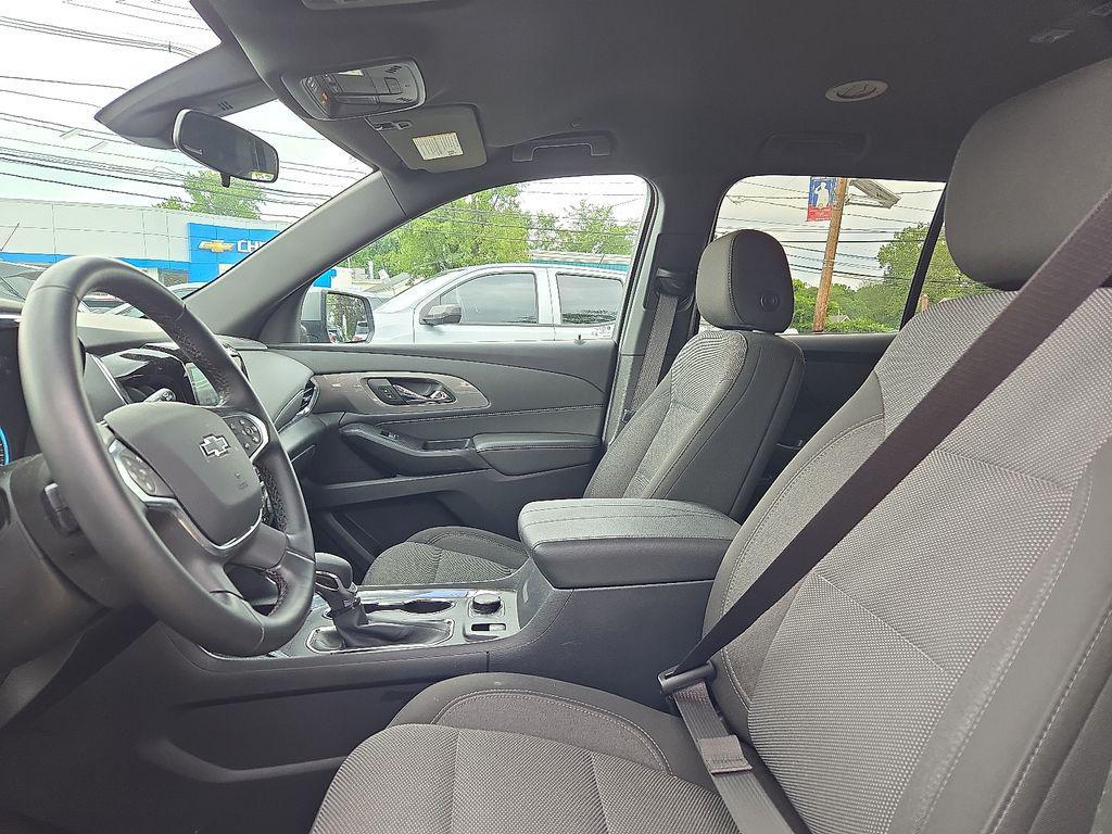 used 2023 Chevrolet Traverse car, priced at $32,000