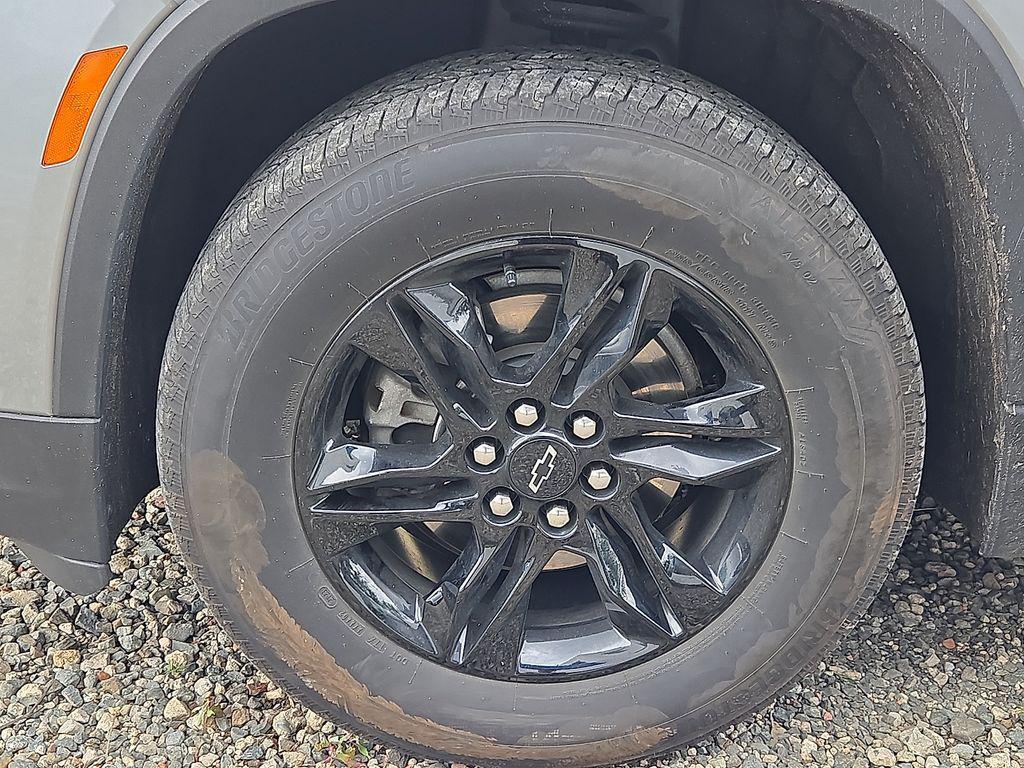 used 2023 Chevrolet Traverse car, priced at $32,000