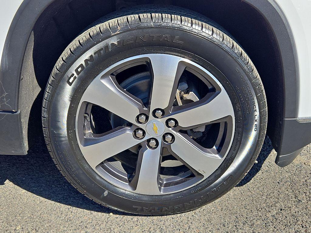 used 2020 Chevrolet Traverse car, priced at $18,500