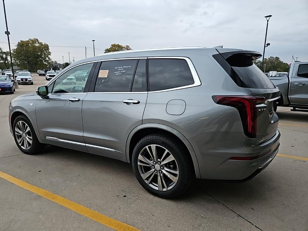 used 2025 Cadillac XT6 car, priced at $46,438