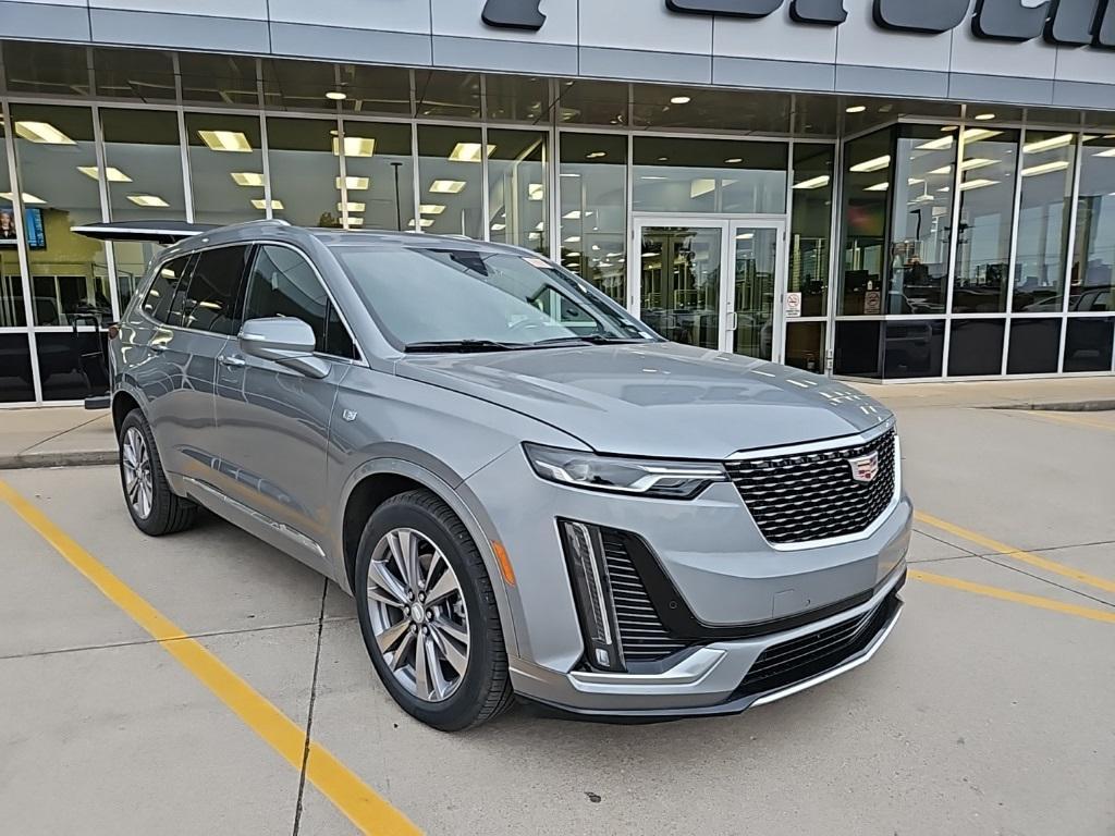 used 2025 Cadillac XT6 car, priced at $46,438