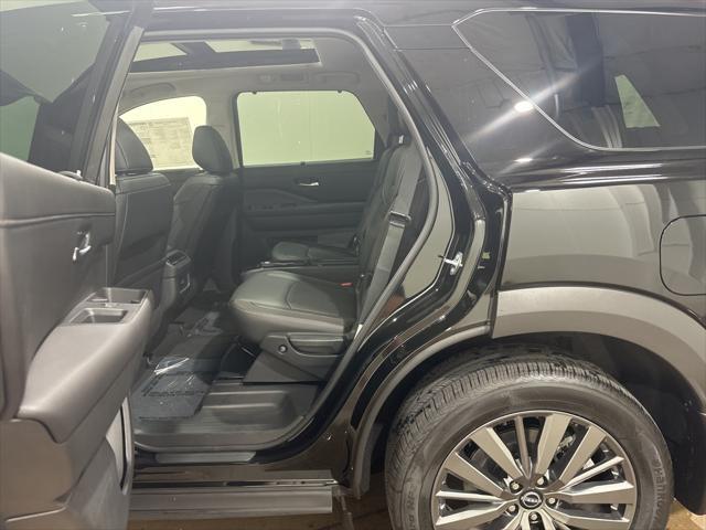 new 2025 Nissan Pathfinder car, priced at $46,925