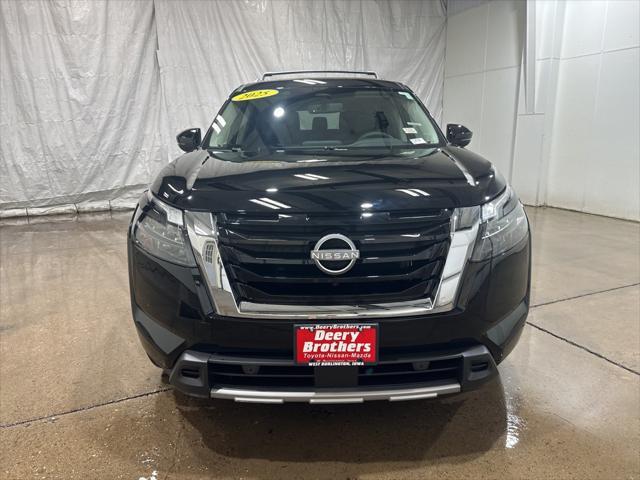 new 2025 Nissan Pathfinder car, priced at $46,925
