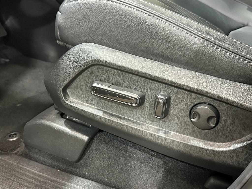 used 2025 Honda Pilot car, priced at $44,622