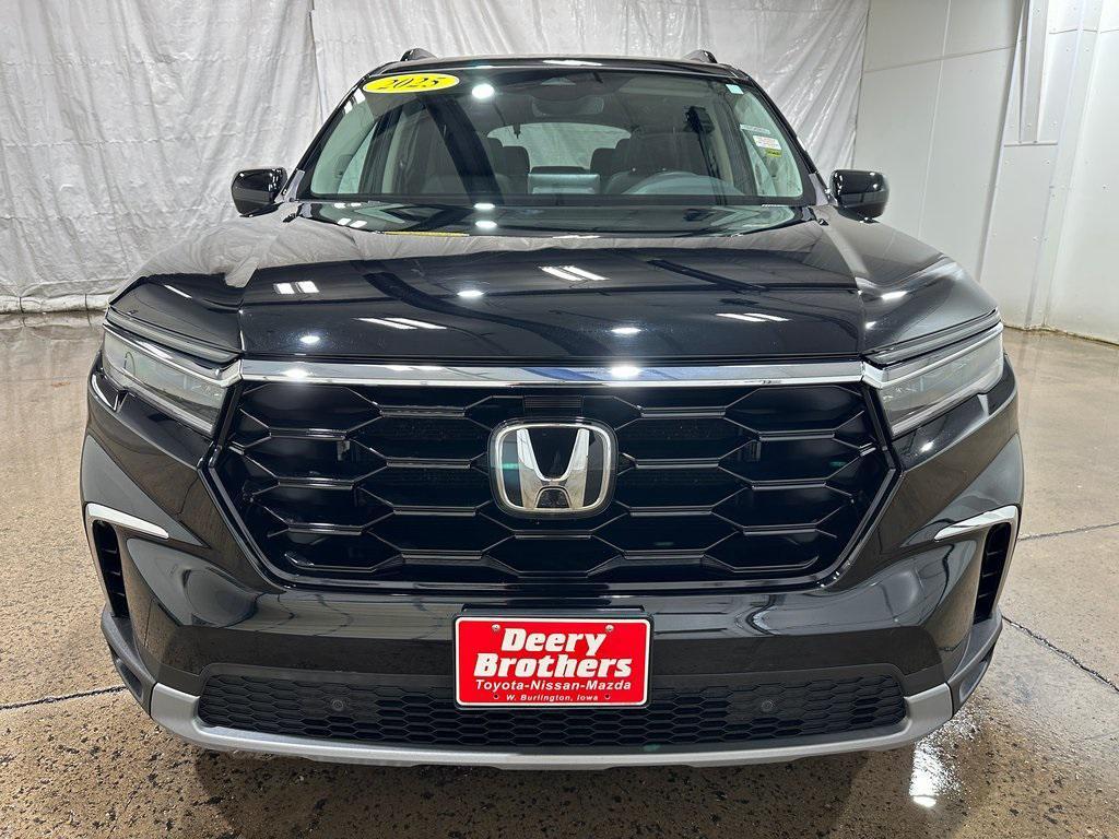 used 2025 Honda Pilot car, priced at $44,622